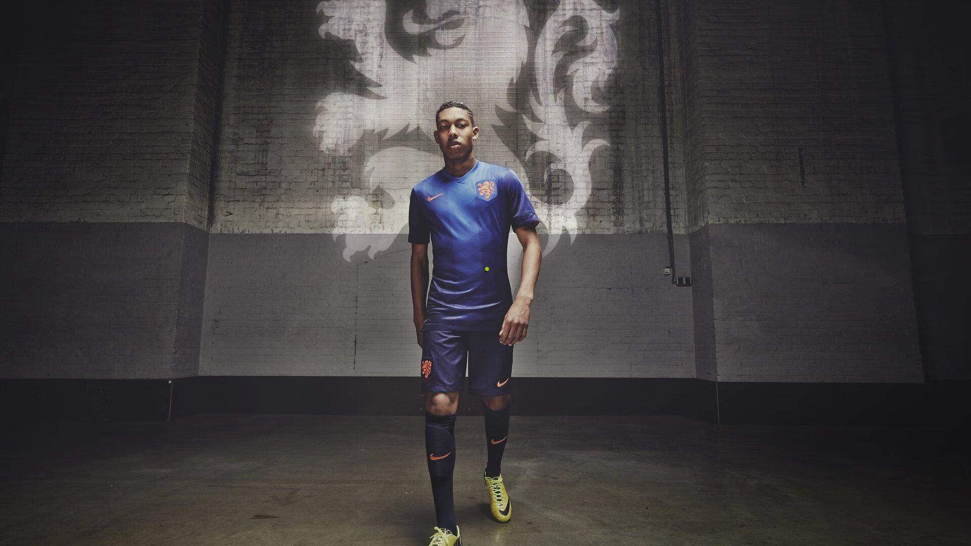 汉堡主帅波尔津,孔帕尼是我执教路上的明灯,客战拜仁我们渴望胜利