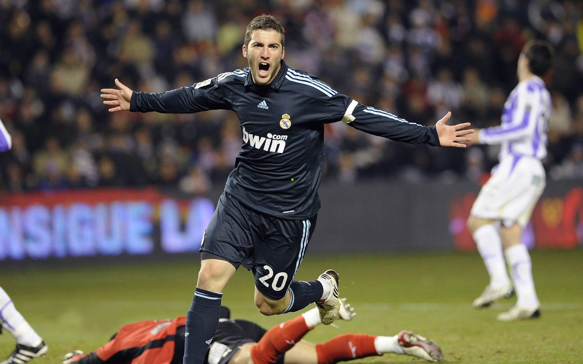 前线锐眼第12期,十九载光阴,一位女球迷与张恩华的足球情缘回忆录